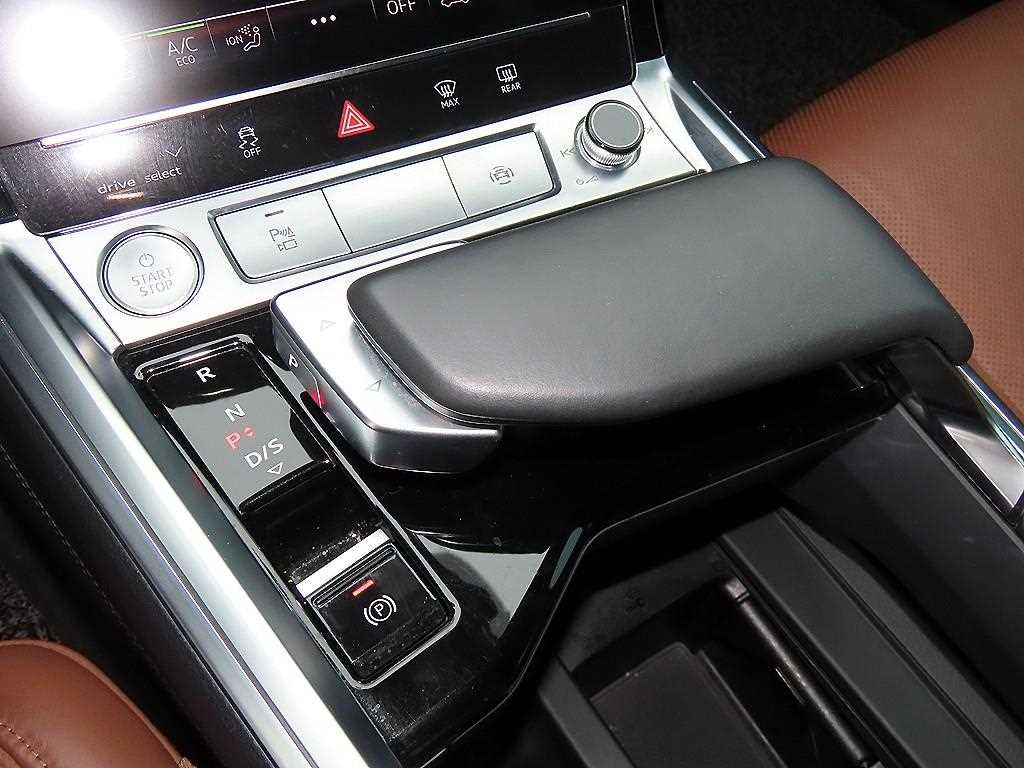 Audi e-tron — photo 11