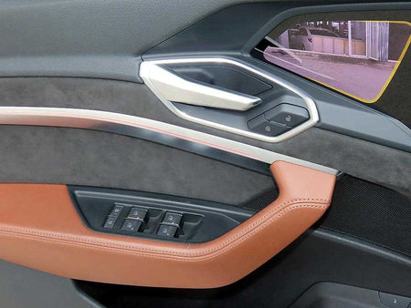 Audi e-tron — photo 12