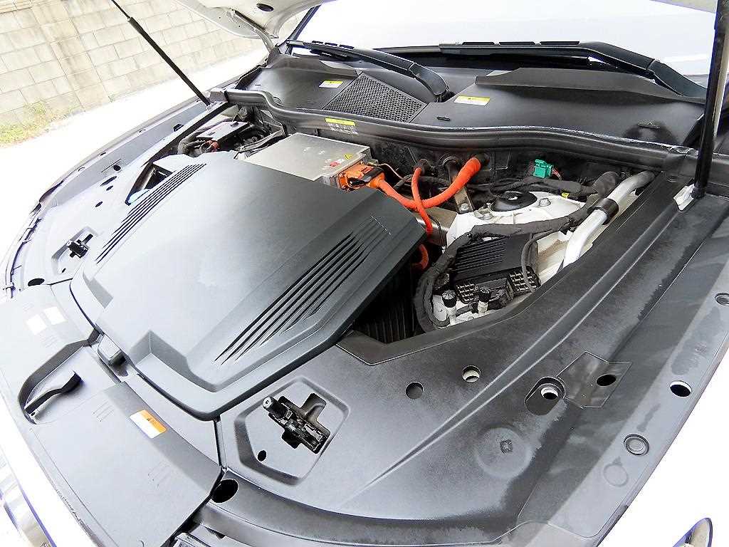 Audi e-tron — photo 19