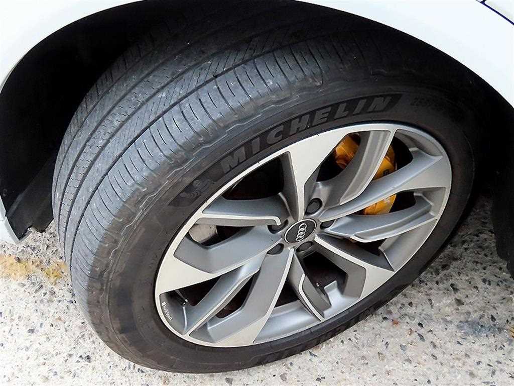 Audi e-tron — photo 20