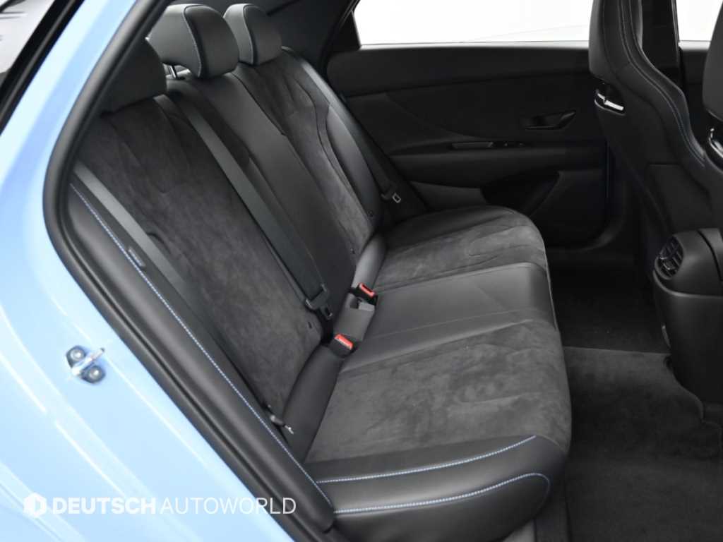 Hyundai Avante — photo 12