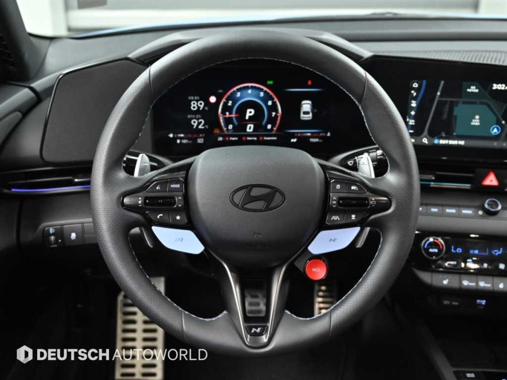 Hyundai Avante — photo 13