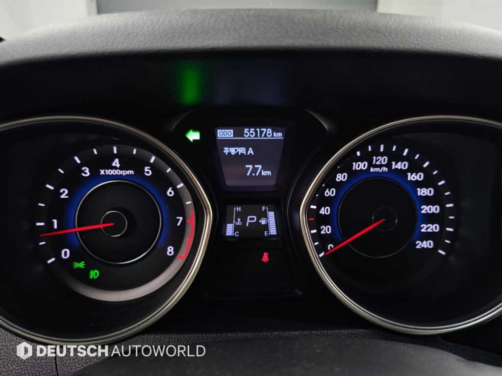 Hyundai Avante — photo 07