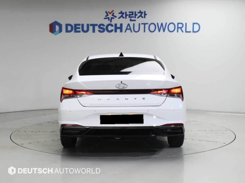 Hyundai Avante — photo 04