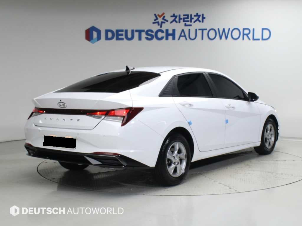 Hyundai Avante — photo 05