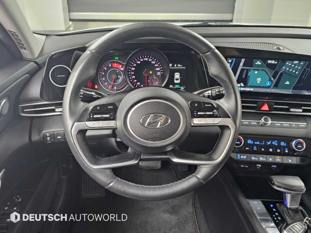 Hyundai Avante — photo 15