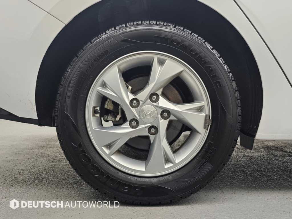 Hyundai Avante — photo 19