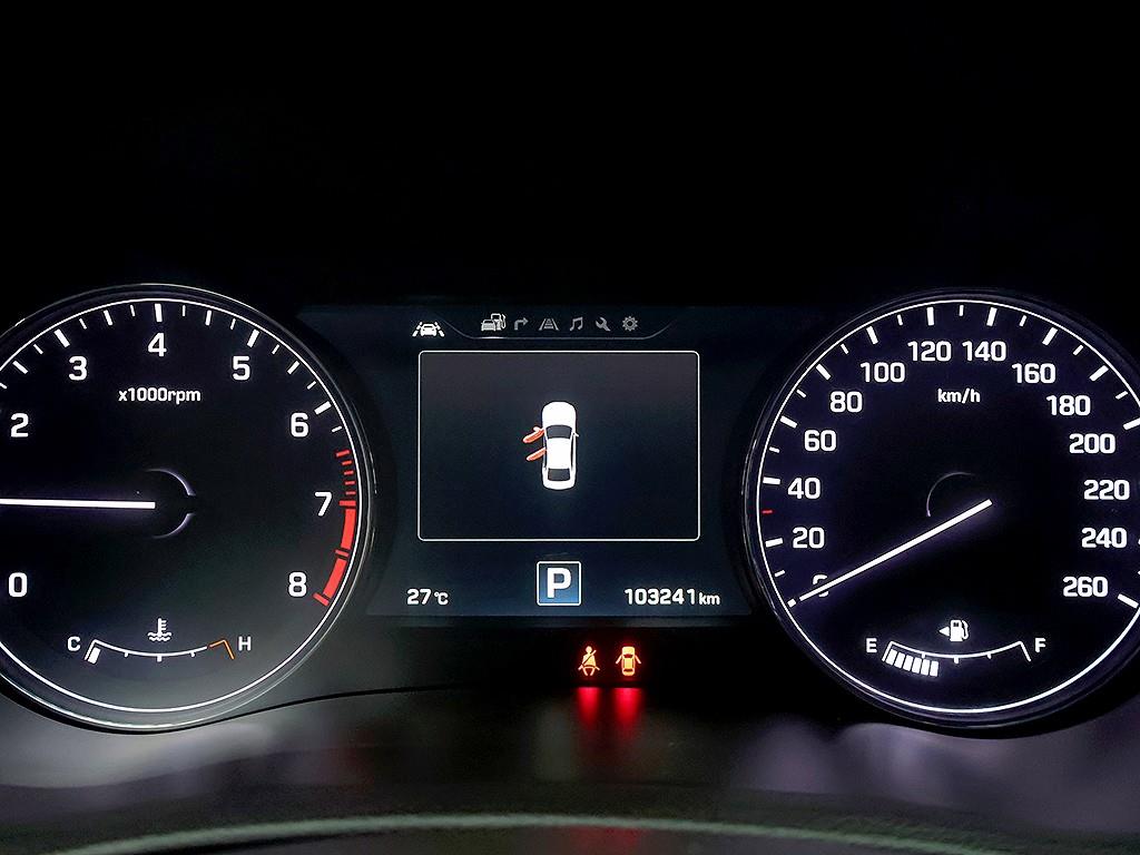 Hyundai Genesis — photo 06