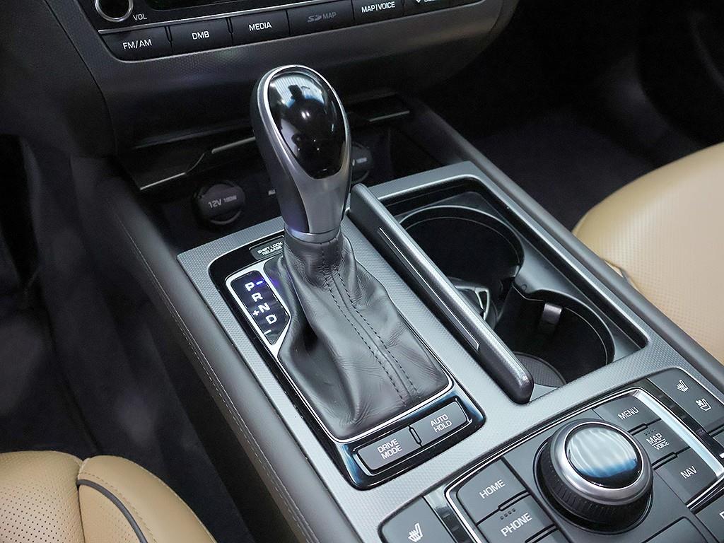 Hyundai Genesis — photo 10