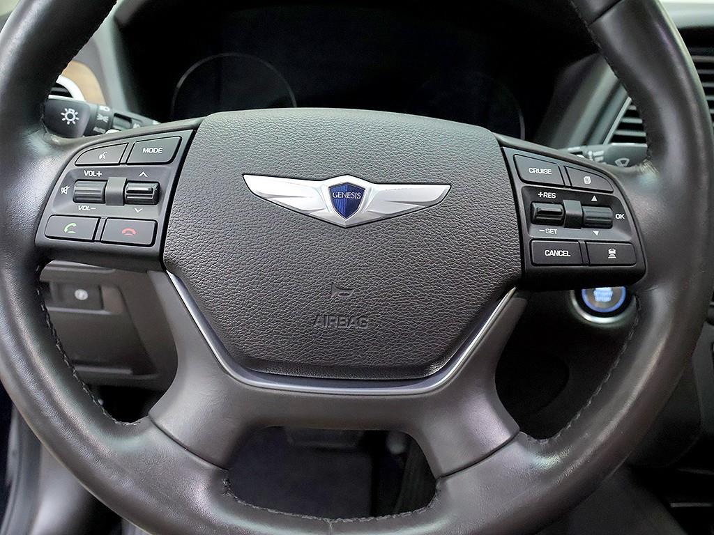 Hyundai Genesis — photo 14