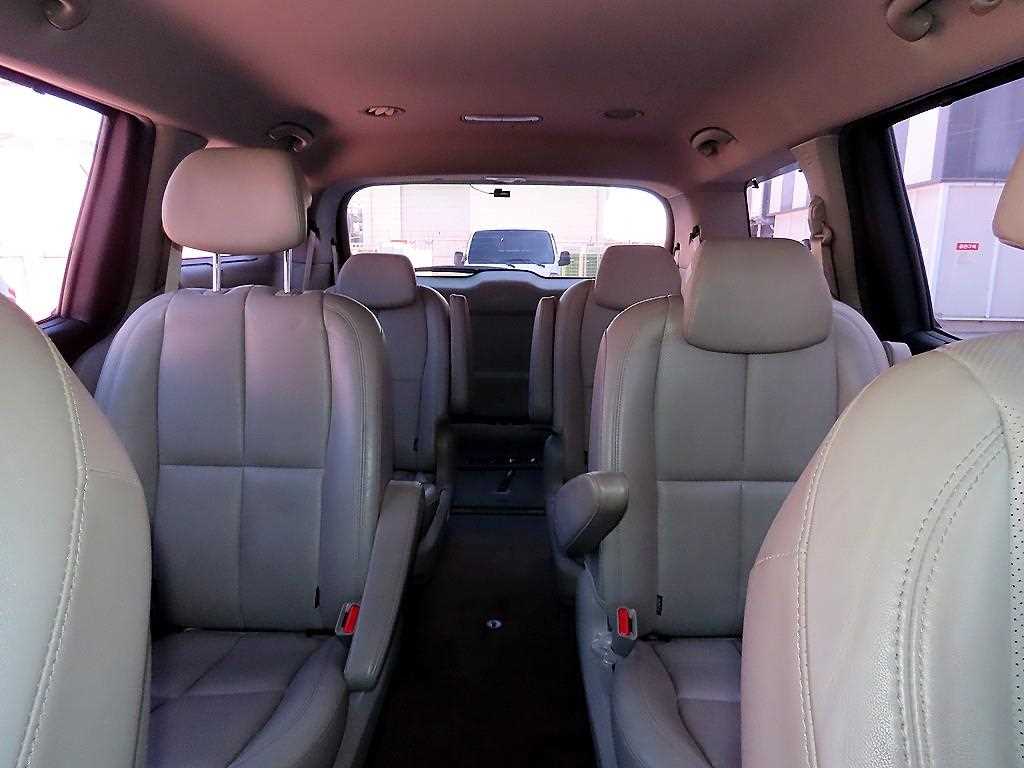 Kia Carnival — photo 07