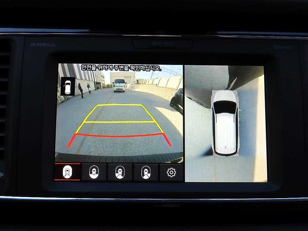 Kia Carnival — photo 14