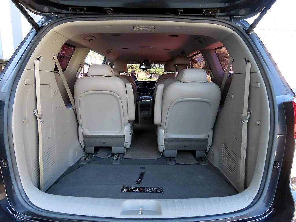 Kia Carnival — photo 17