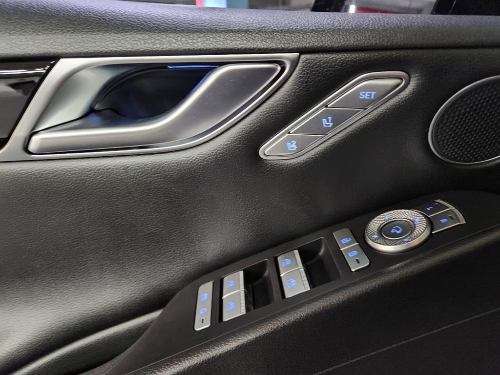 Genesis G80 — photo 16