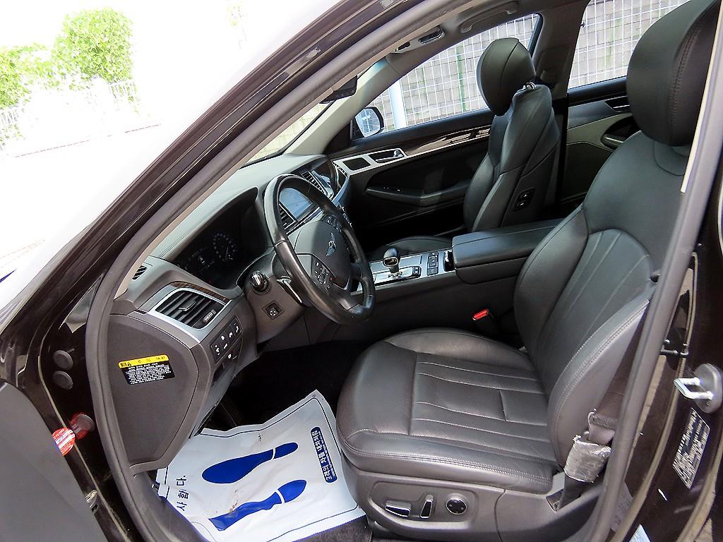Genesis G80 — photo 05