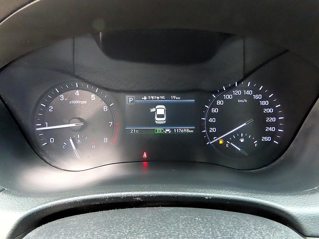Genesis G80 — photo 09