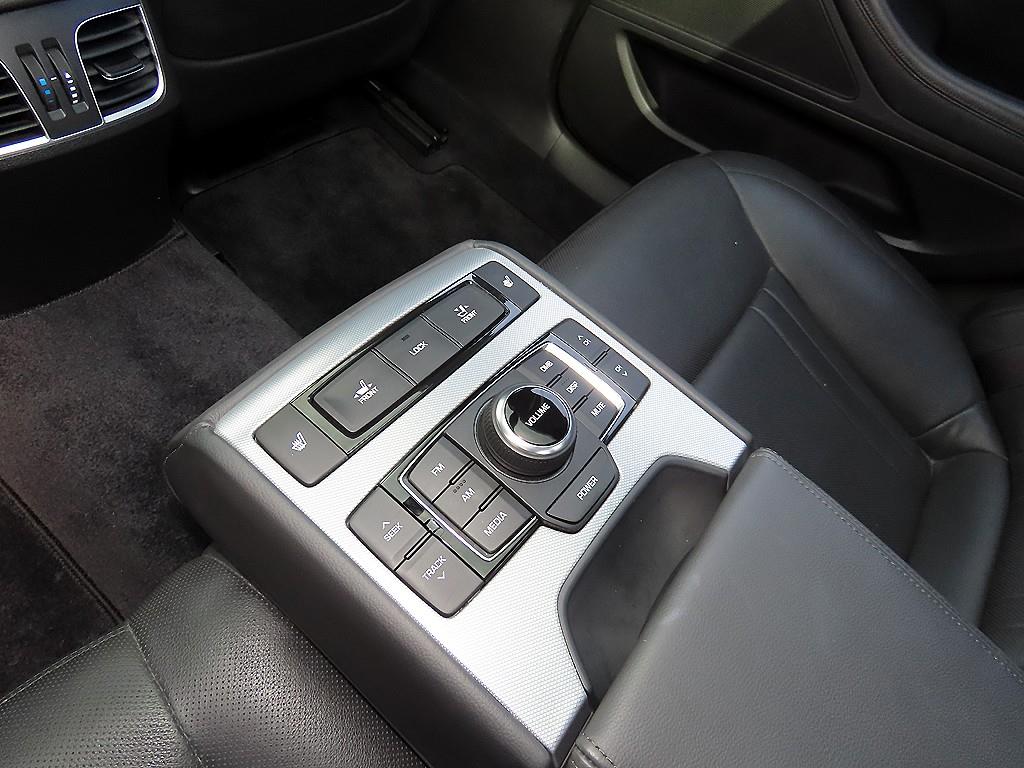 Genesis G80 — photo 15