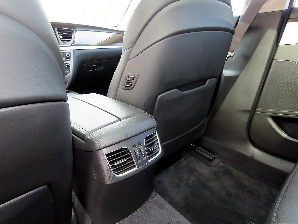Genesis G80 — photo 16