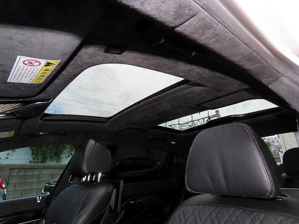 BMW 7-Series — photo 17