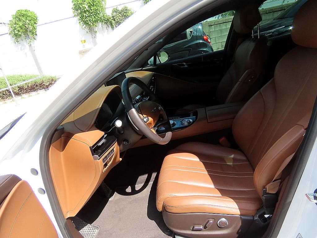 Genesis G80 — photo 05