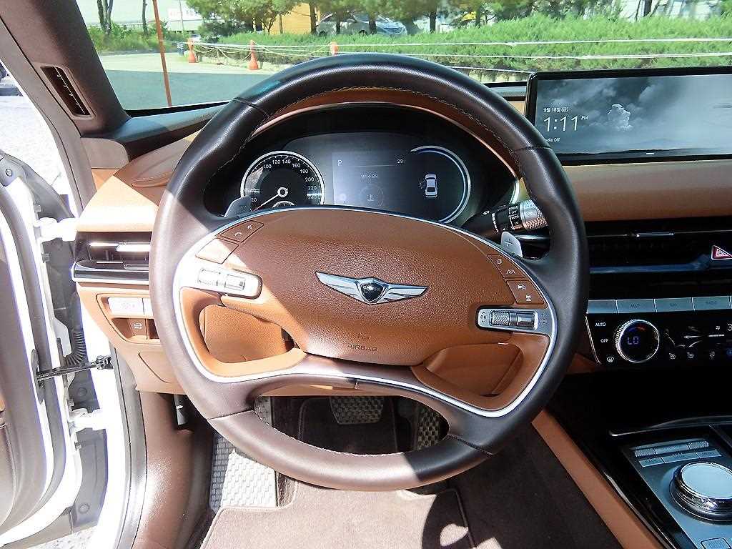 Genesis G80 — photo 08