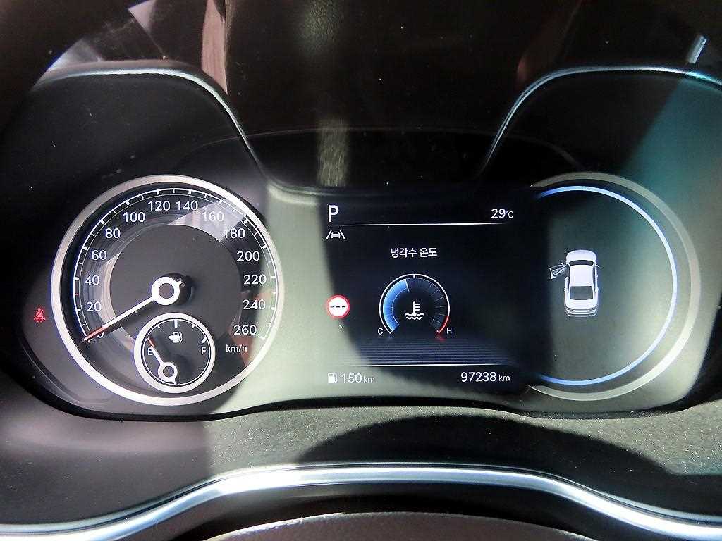Genesis G80 — photo 09
