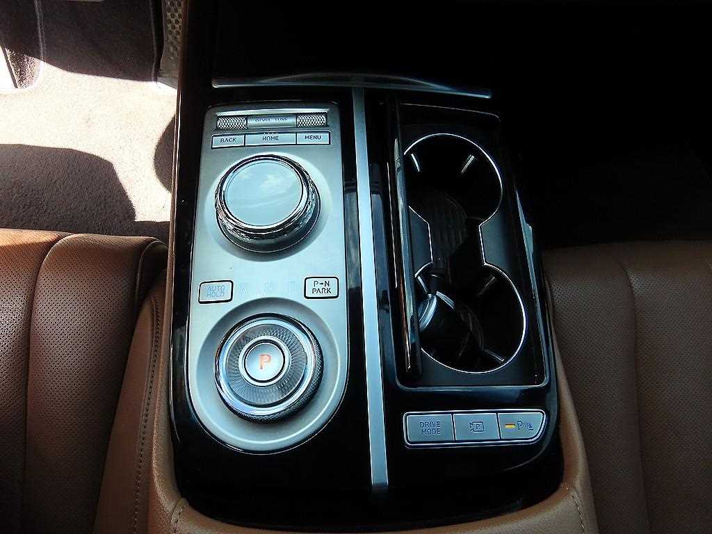 Genesis G80 — photo 10