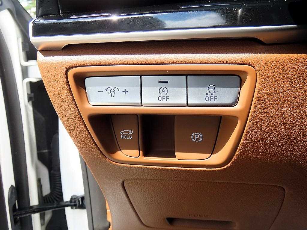 Genesis G80 — photo 12