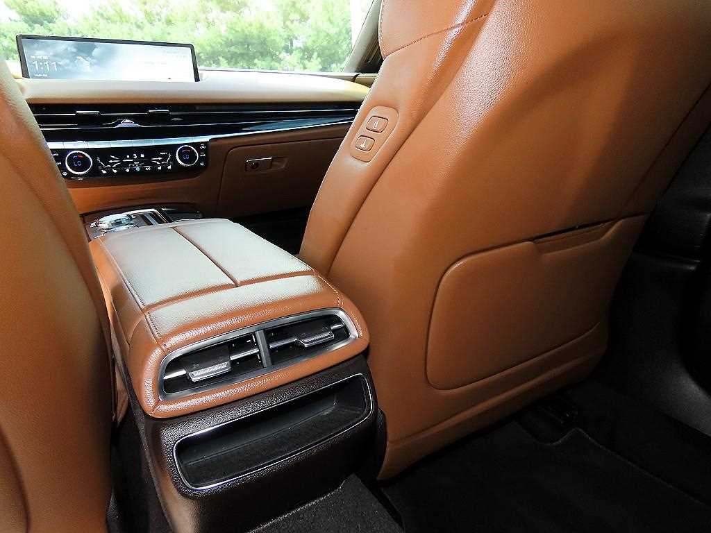 Genesis G80 — photo 15