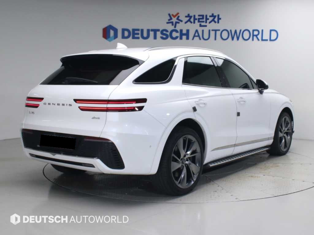 Genesis GV70 — photo 02