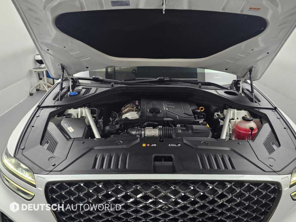 Genesis GV70 — photo 06