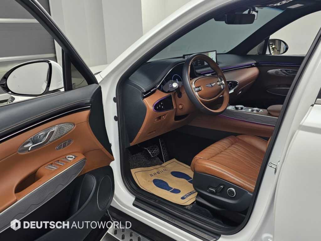 Genesis GV70 — photo 11