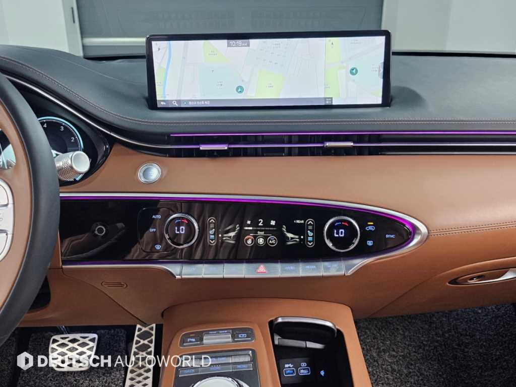 Genesis GV70 — photo 14