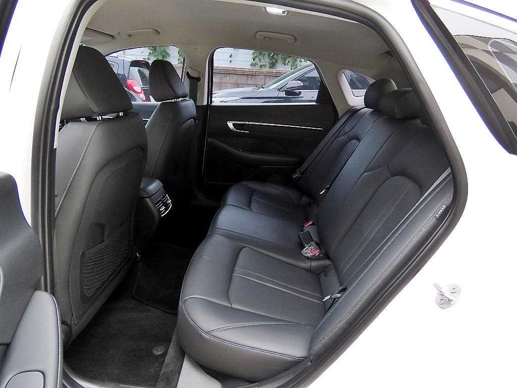 Hyundai Sonata — photo 06