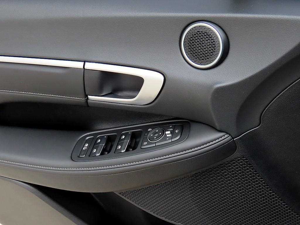 Hyundai Sonata — photo 11