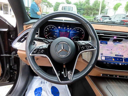 Mercedes-Benz E-Class — photo 08