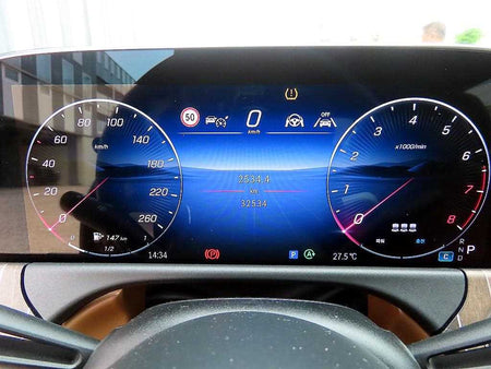 Mercedes-Benz E-Class — photo 09