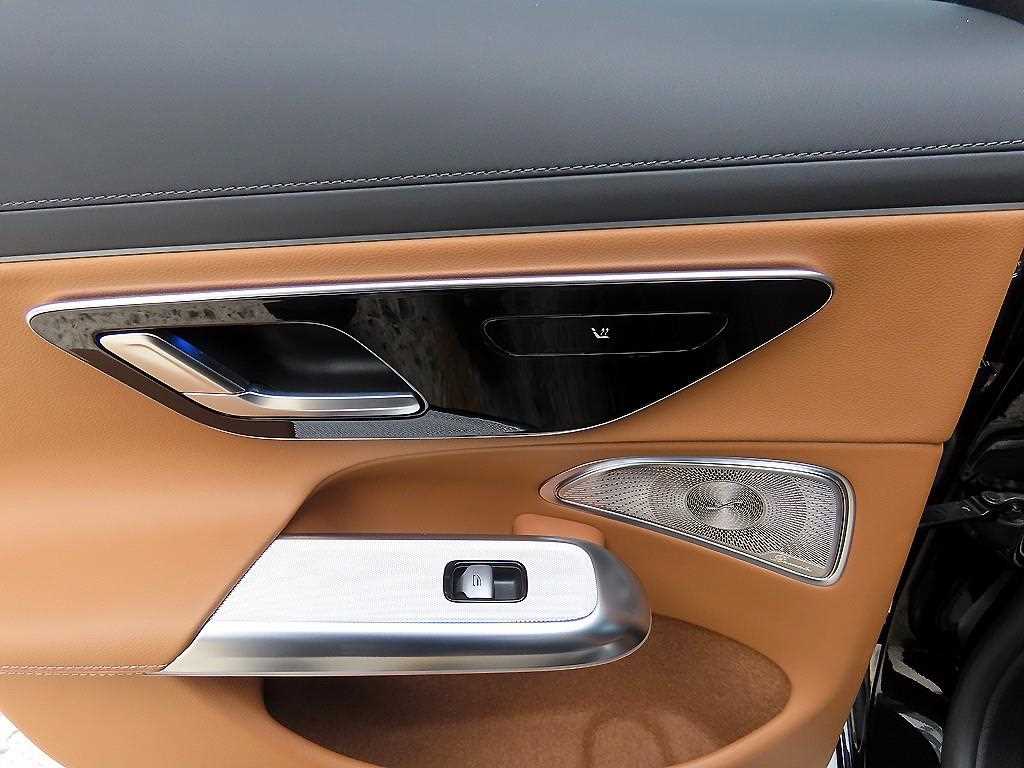 Mercedes-Benz E-Class — photo 15