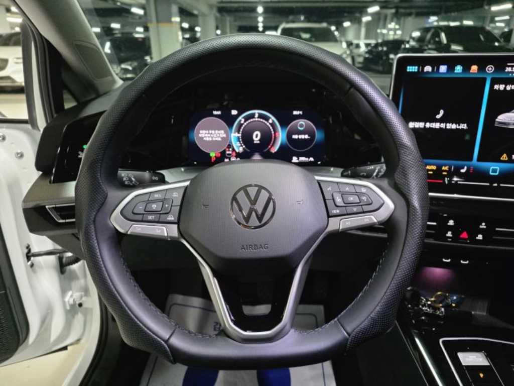 Volkswagen Golf — photo 08