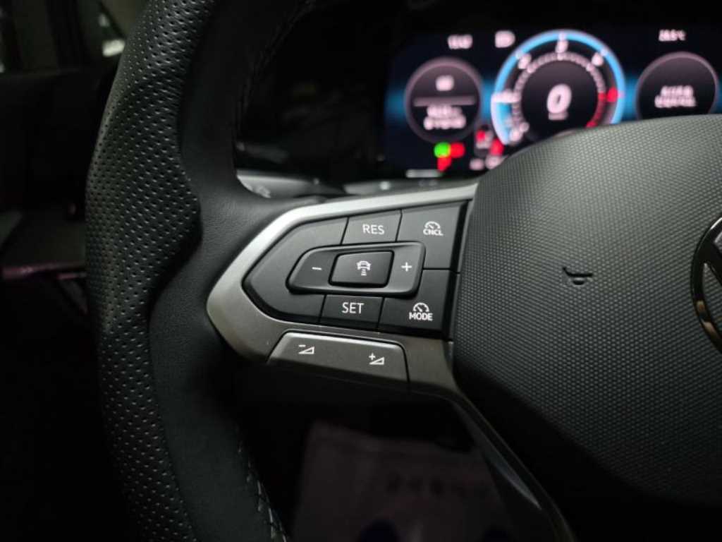 Volkswagen Golf — photo 13