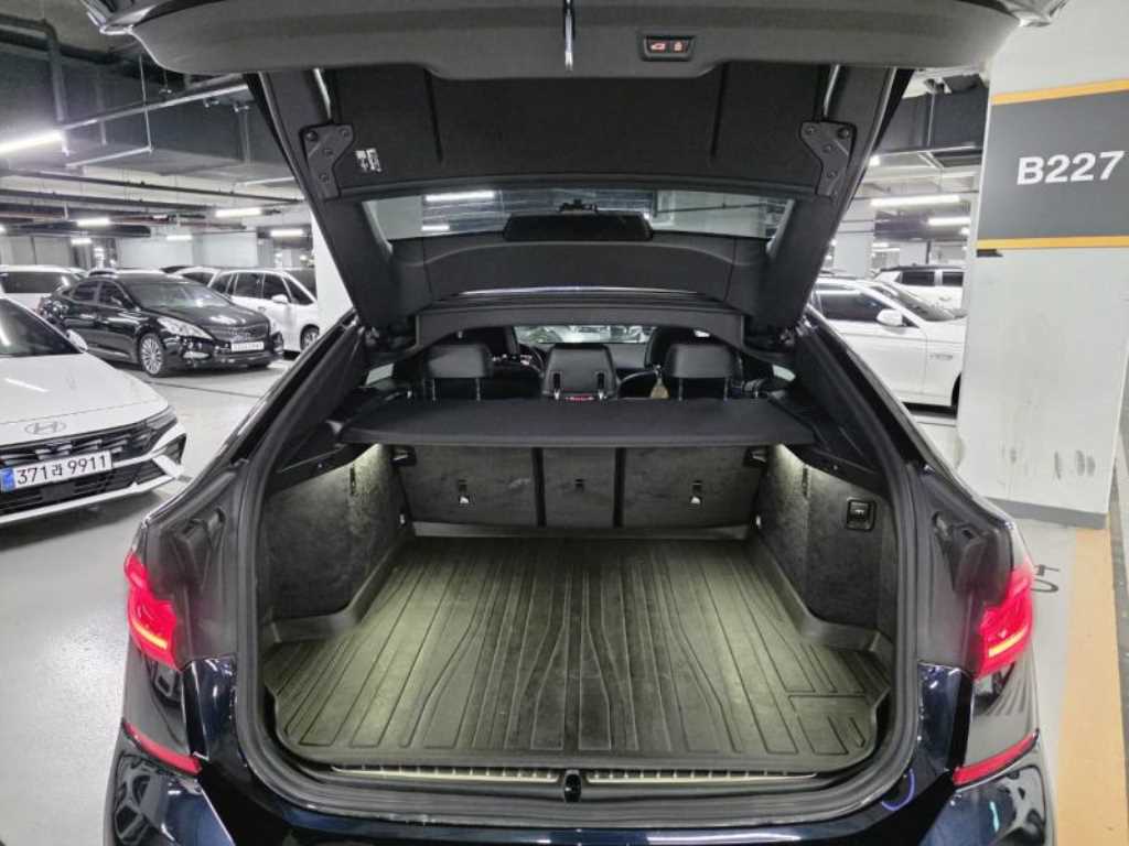 BMW Gran Turismo — photo 18