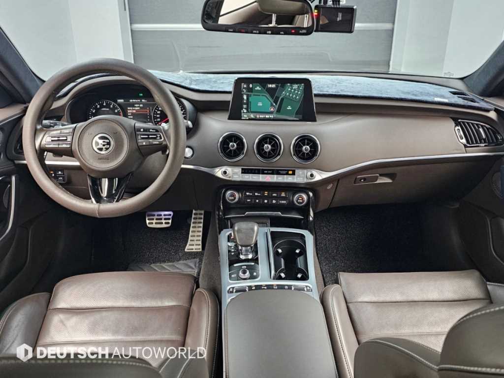 Kia Stinger — photo 08