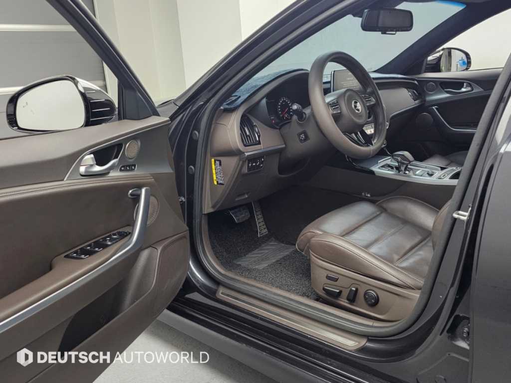 Kia Stinger — photo 10