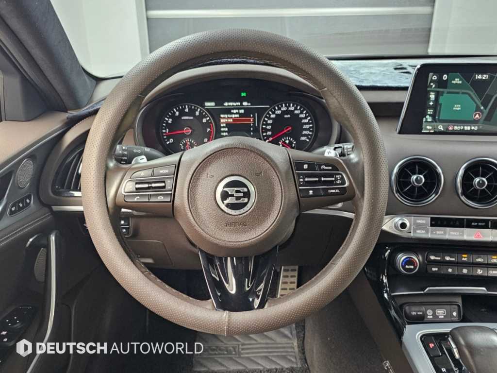 Kia Stinger — photo 14