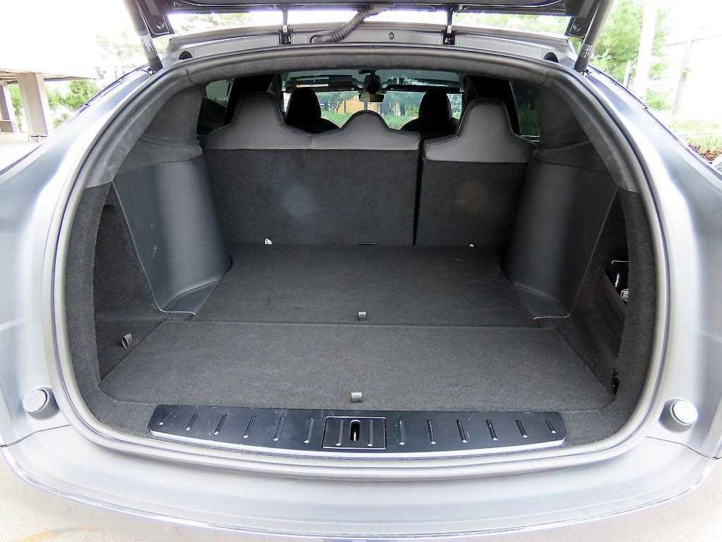 Tesla Model X — photo 18