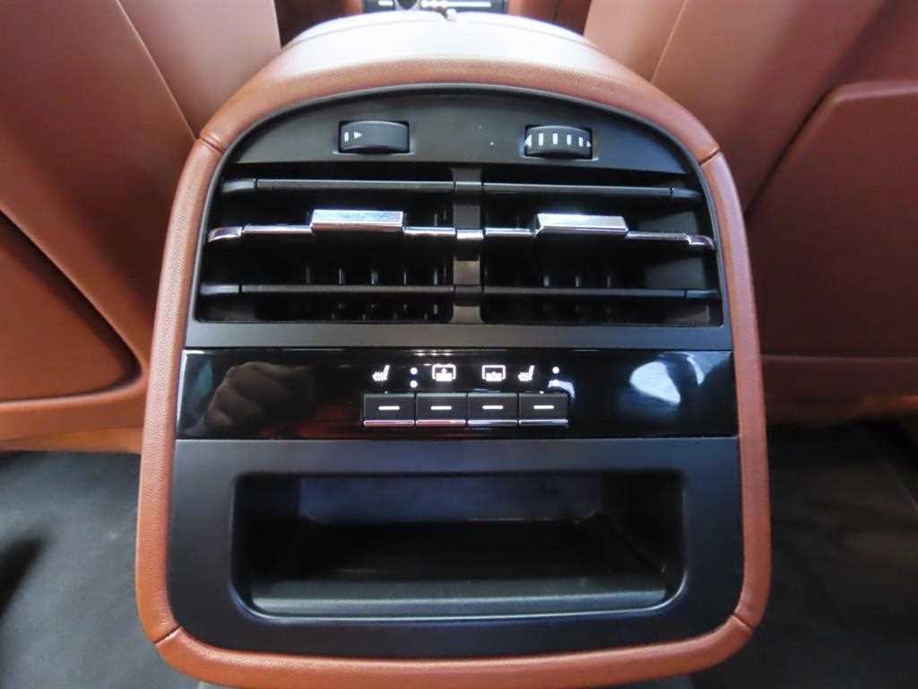 Maserati Quattroporte — photo 08