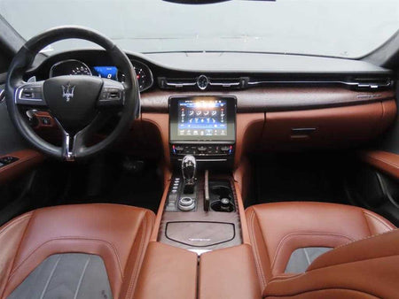 Maserati Quattroporte — photo 09