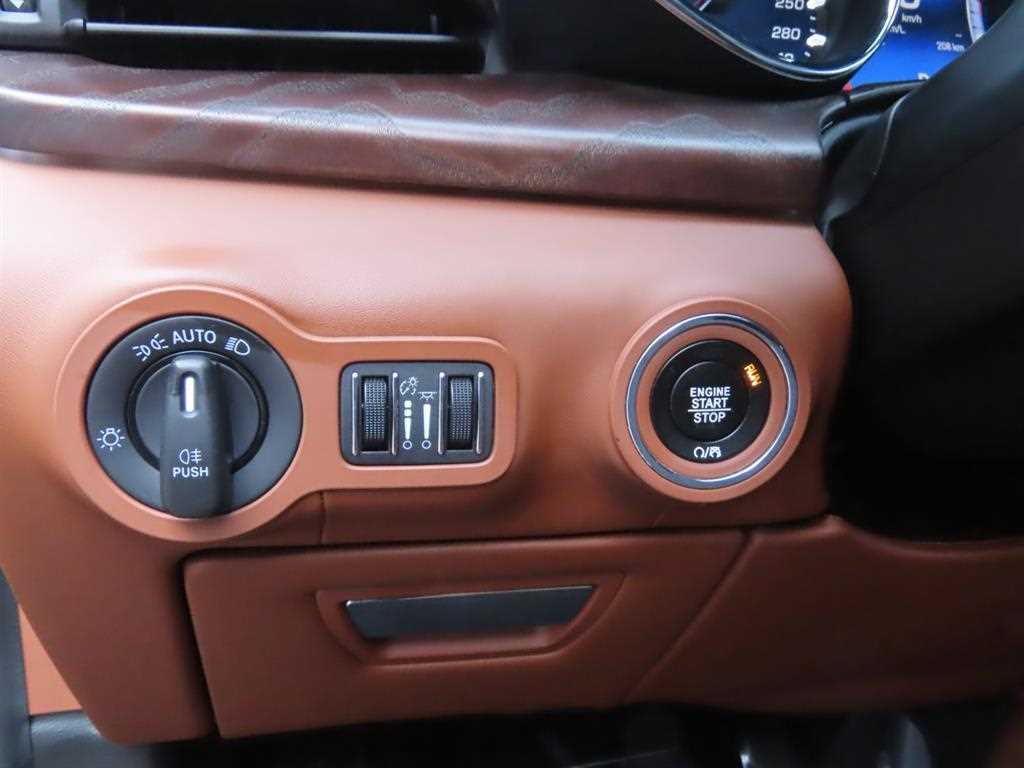 Maserati Quattroporte — photo 15