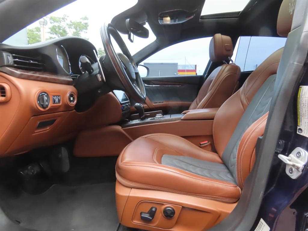 Maserati Quattroporte — photo 16