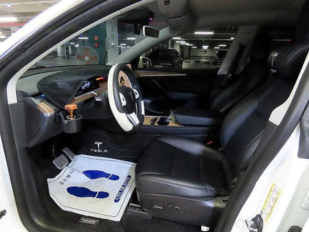 Tesla Model Y — photo 06